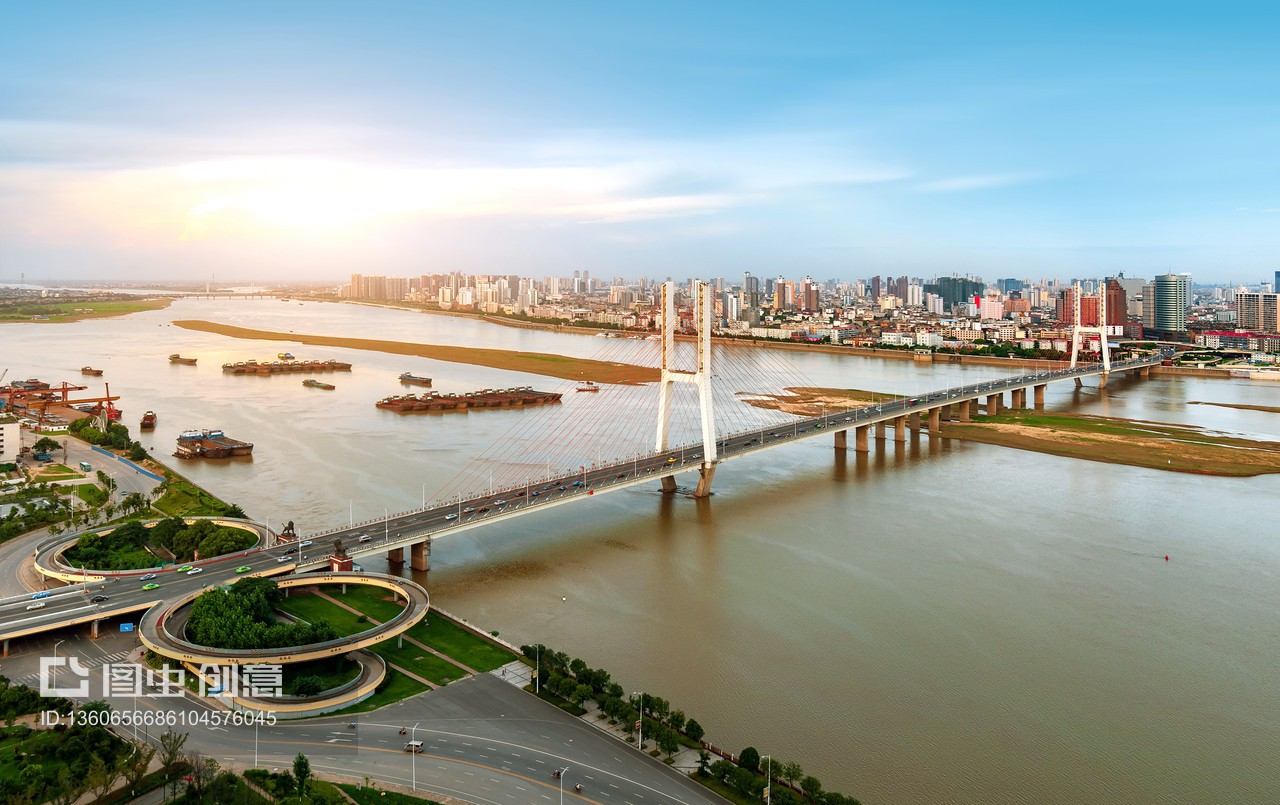 中國江西南昌八一大橋