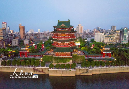 夜游滕王閣點(diǎn)亮南昌夜經(jīng)濟(jì)